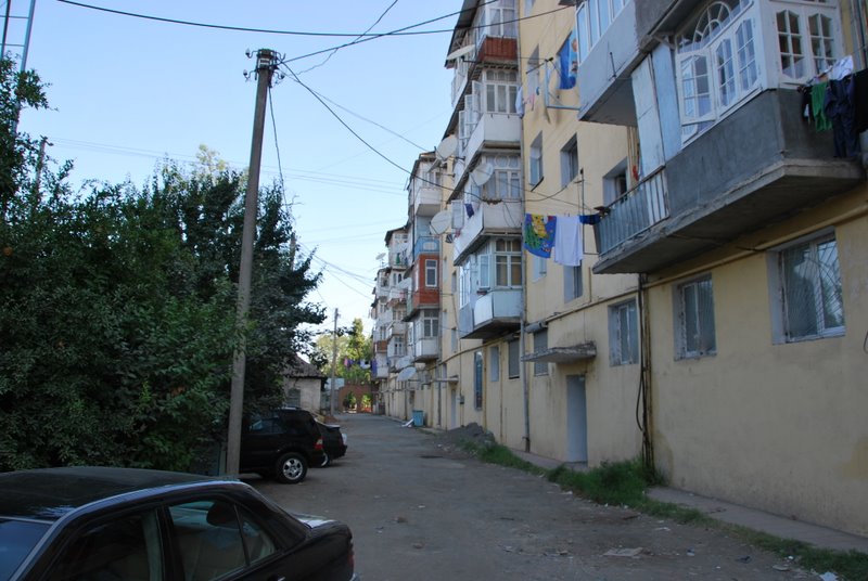 Azerbaijan-Lankaran/LankSovietAptsDSC_0043.JPG