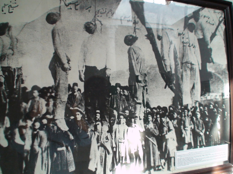 Iran-Tabriz/IR_TAB_hanging_DSC00274.JPG Iran-Tabriz/IR_TAB_hanging_DSC00274.JPG