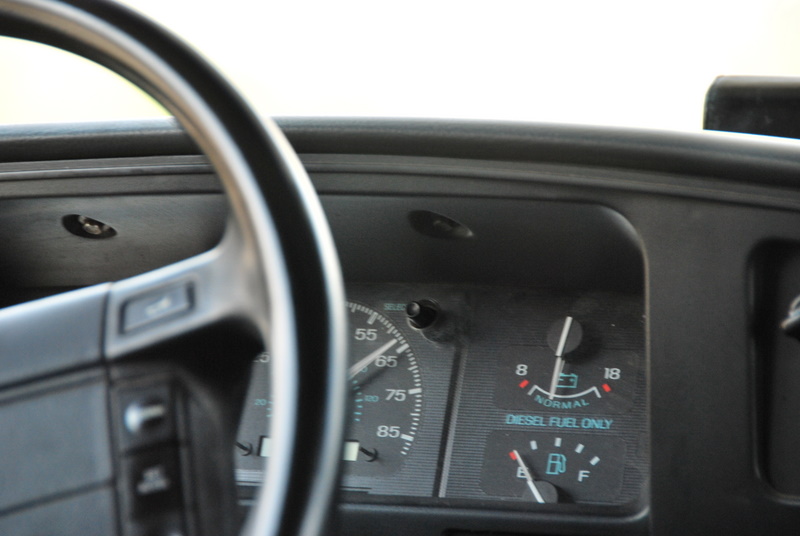 Iran-TurkeyBorder/IR_FuelGauge_DSC_0672.JPG