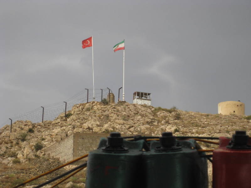 Iran-TurkeyBorder/IR_TRK_Brdr_Flag_IMG_2464.JPG Iran-TurkeyBorder/IR_TRK_Brdr_Flag_IMG_2464.JPG