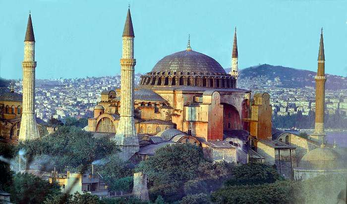 Istanbul-Hagia-Sophia.jpg Istanbul-Hagia-Sophia.jpg
