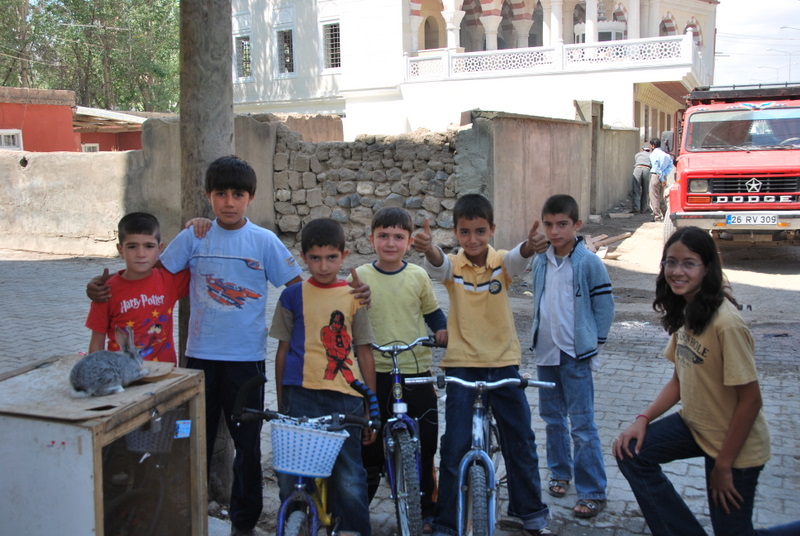 Turkey_RT_NE_Kurd/TR_Dbyzd_Chldrn2_DSC_0787.JPG Turkey_RT_NE_Kurd/TR_Dbyzd_Chldrn2_DSC_0787.JPG