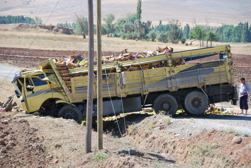 Turkey_RT_Sivas/TR_Erz_TrkAccdnt_DSC_0026.JPG Turkey_RT_Sivas/TR_Erz_TrkAccdnt_DSC_0026.JPG